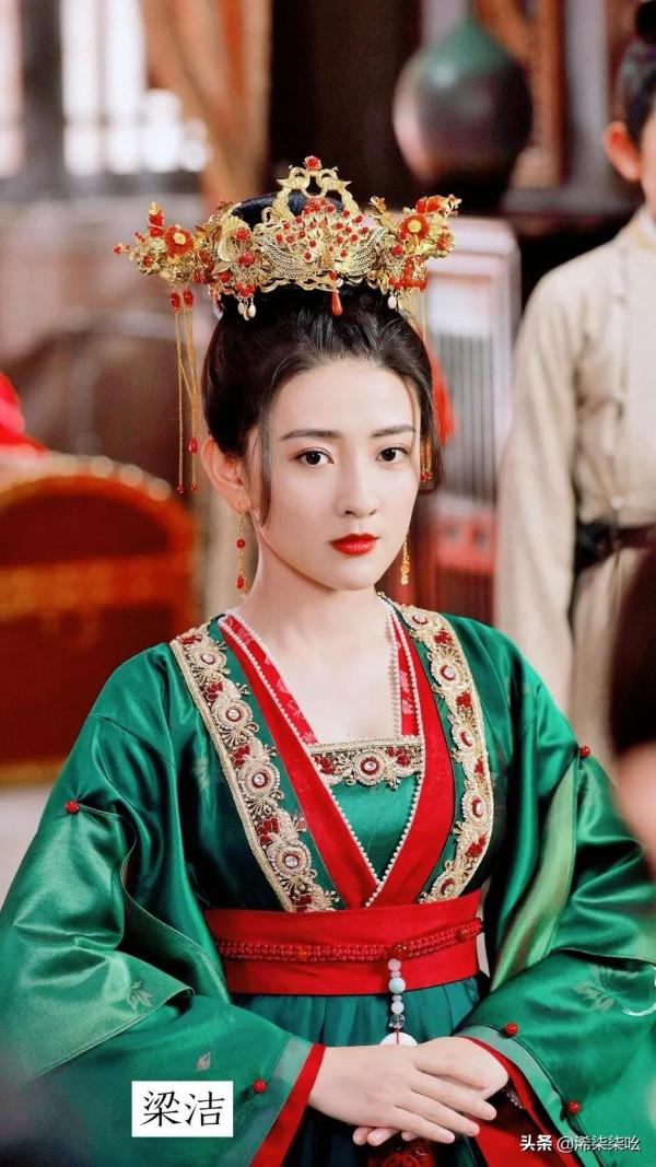 女明星穿上嫁衣誰最美，我認為是白鹿