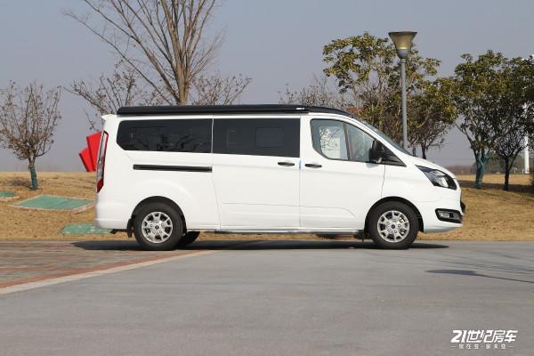 這幾款福特房車帶升頂功能，獨立衛浴和大水電配置，比寶馬3便宜
