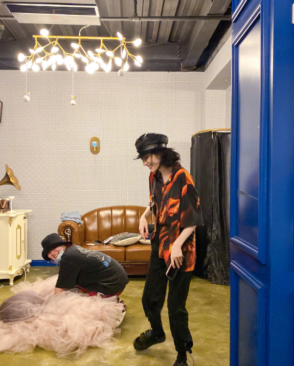 有一種整容叫熱巴換男友風，從女神到少年感，穿中性風的樣子好帥