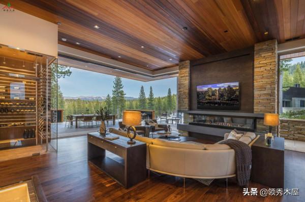 用硬木和毛石相互搭配裝飾出來的木別墅才是真正的現代風格木別墅