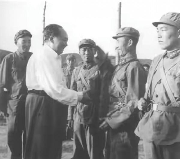 他是中央警衛團首任團長，保衛毛主席43年，1976年之後卻銷聲匿跡