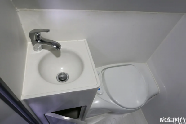 戶外越野利器：康派斯CS26 越野配置＋升降空間 戶外廚房功能超齊全