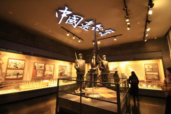 76年前的今天，日本侵略者宣佈無條件投降！告訴孩子，這一天值得銘記