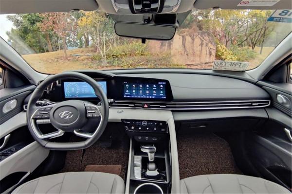 最大扭矩211N·m,最低油耗5.2L!這款車智慧科技配置全 最大扭矩211N·m,最低油耗5.2L!這款車智慧科技配置全