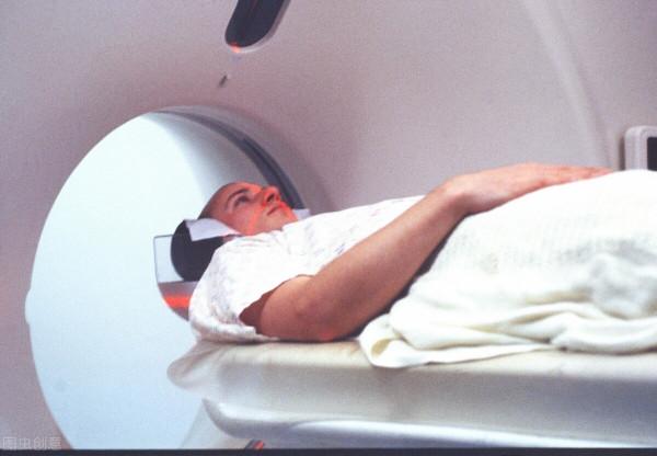 我國每天6000人死於癌症，醫生忠告：45歲以後，5件事不能馬虎