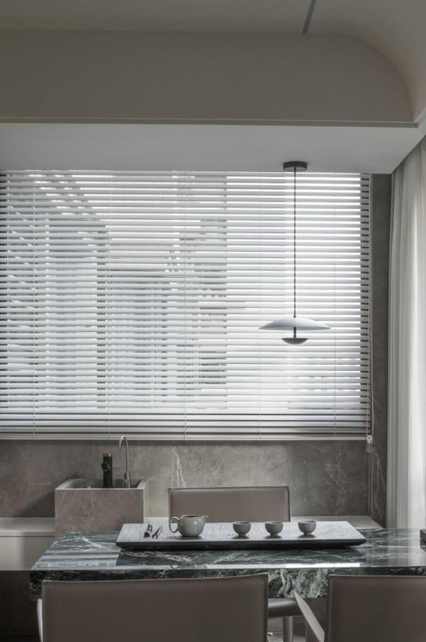 她拒絕斷舍離，將240㎡大宅打滿櫃子，完工後才知道有多實用