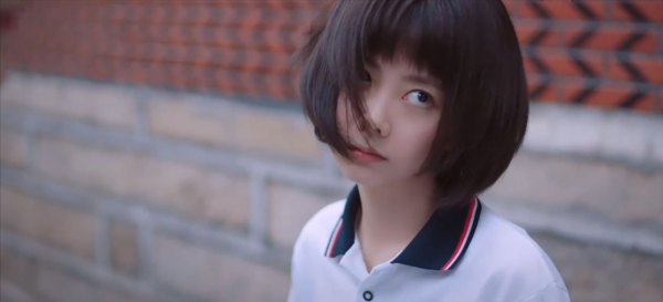 女學生別硬演！強裝嫩的比紅燒肉還油膩，有人卻似清泉，美了歲月