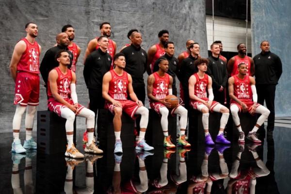 水花四濺，庫裡狂飆8記三分！拉文夢迴扣籃大賽，詹姆斯13&plus;1&plus;4