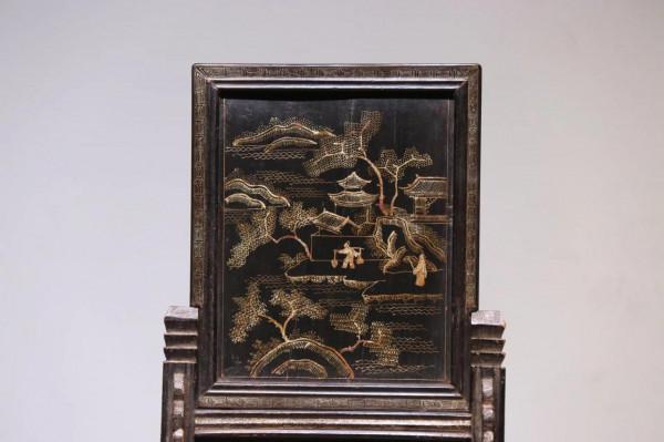 文人雅士～案置黑漆描金人物硯屏：