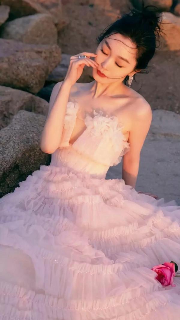 宋軼，時尚靚麗，溫婉動人