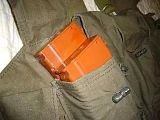 美國學習！蘇聯仿製！中國56式衝鋒槍彈匣袋，有何魔力開啟新潮流