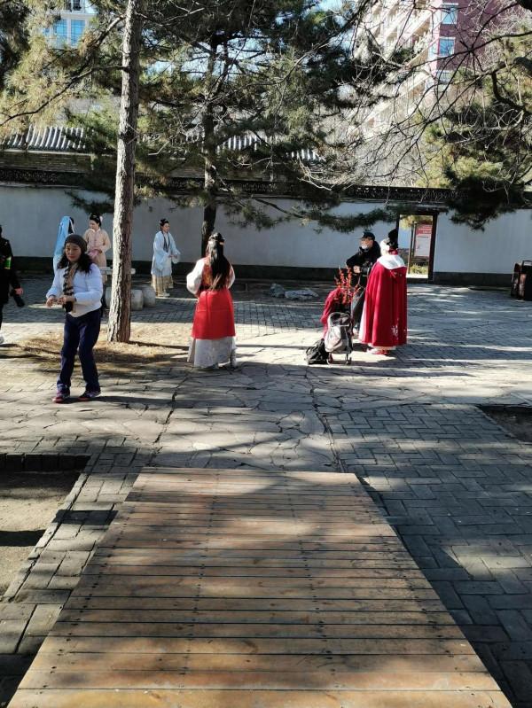 三位姥姥逛北京大觀園