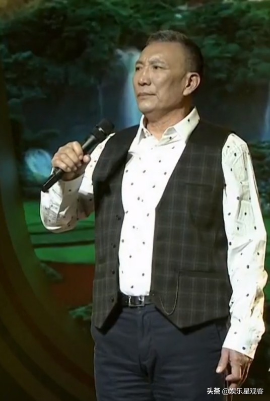 曾擠地下室交不起四百房租的賈玲，為何成為全球票房最高女導演？