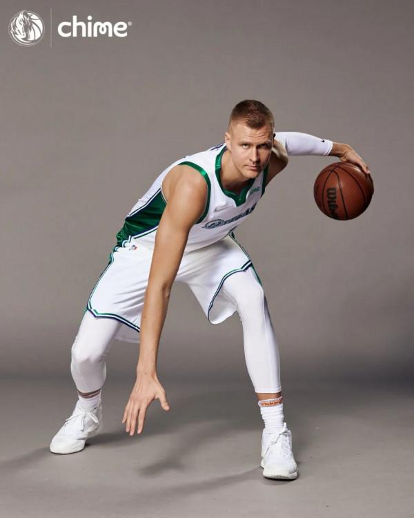 75週年城市版球衣揭幕