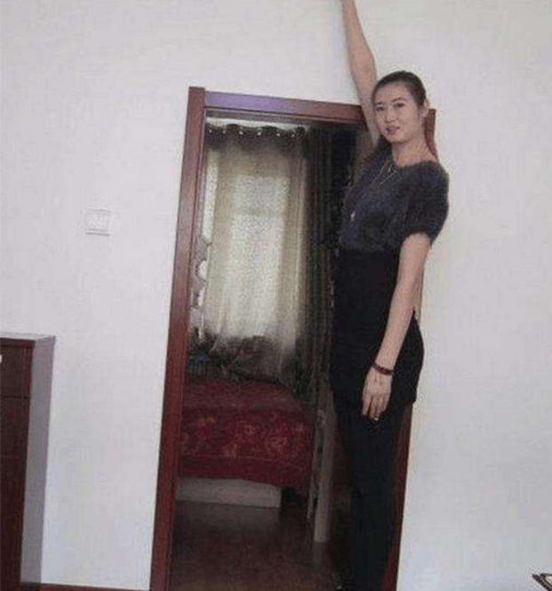 中國女籃梁天雲：身高1米97，因情傷退役，嫁農村小夥被寵成寶