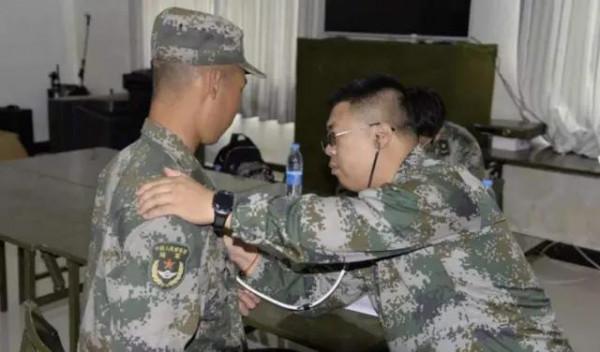 若入伍服役沒多久，軍人因生病被退回原籍，算逃兵還是退伍？