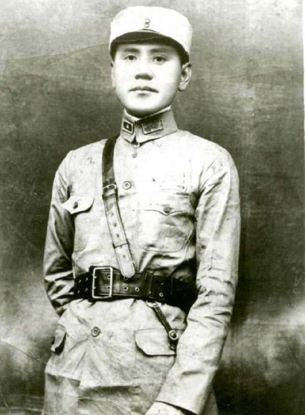 1938年，在活捉過蔣介石的劉桂五追悼會上，老蔣送輓聯：思猛士