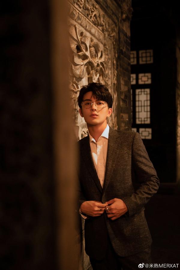 米熱：與迪麗熱巴同為新疆人的同班同學，參演多部大熱劇始終沒火