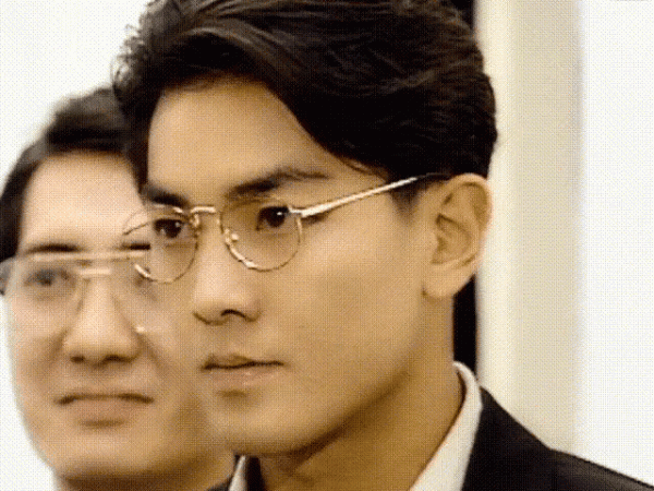 《天若有情》:斯文敗類逆天兄弟情!30年前的TVB神劇太敢拍了 《天若有情》:斯文敗類逆天兄弟情!30年前的TVB神劇太敢拍了