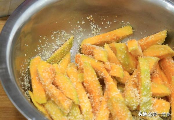 廚師長分享南瓜新吃法,一拌一烤不油炸,香甜軟糯,吃著更健康 廚師長分享南瓜新吃法,一拌一烤不油炸,香甜軟糯,吃著更健康