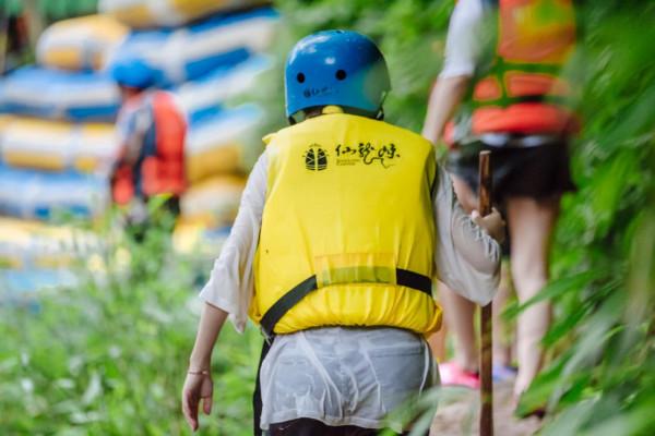 安吉漂流不二之選仙龍峽：2km峽谷溯溪漂流、2h清涼體驗