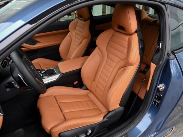 火到排隊等，5.8秒加速，進口自動擋豪華雙門車，帶你看寶馬4系