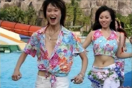 無價之姐，李宇春的黑紅往事，她是劃時代的標籤，憑什麼紅那麼久