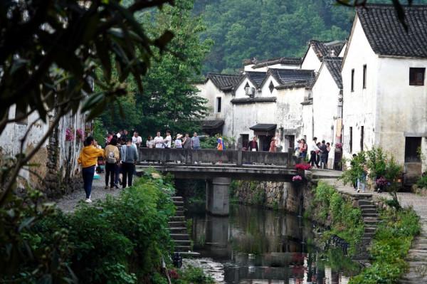 「冬日徒步」 登頂杏梅尖,看玉樹冰掛,攬霧凇勝景,探龍門古鎮 「冬日徒步」 登頂杏梅尖,看玉樹冰掛,攬霧凇勝景,探龍門古鎮