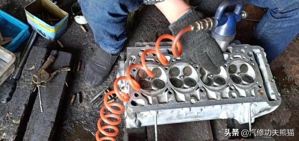 上海大眾途觀燒機油的無奈，換過五個廢氣閥三個透氣壺，今朝解決