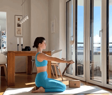 超詳細！10個瑜伽體式，教你循序漸進肘倒立