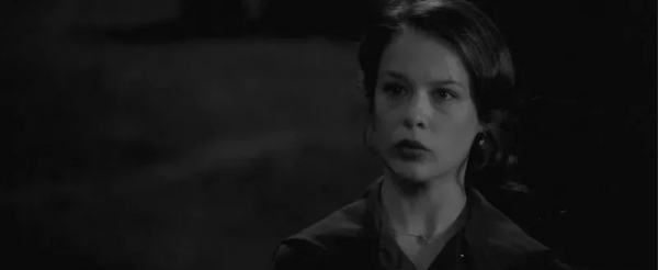 謊言是彩色的,現實是黑白的 謊言是彩色的,現實是黑白的