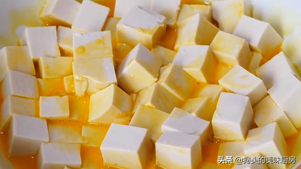 豆腐這樣做太好吃了，淋2個雞蛋，一週能吃3回，挑食的人都愛吃