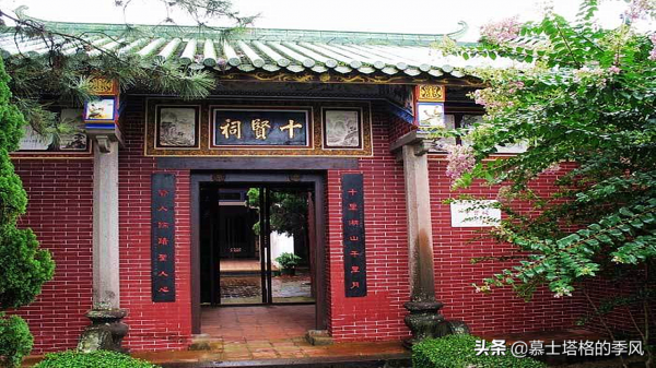 中國唯一地處熱帶的半島，氣候接近海口，溫暖不潮溼適合老人過冬