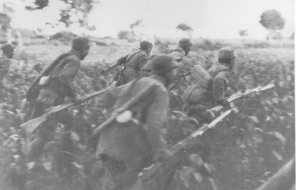 連長抱怨不得休息，陳賡假扮記者笑言：誰要休息，保準後悔一輩子