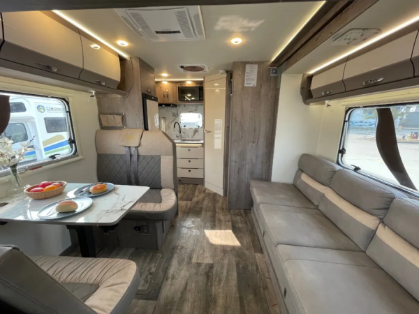 旌航WH-II側拓展後上門房車，紮實用料與大空間更配哦