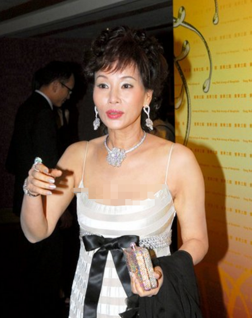 1986年，靠跳舞撩到賭王，何鴻燊去世後，梁安琪為何會是最大贏家