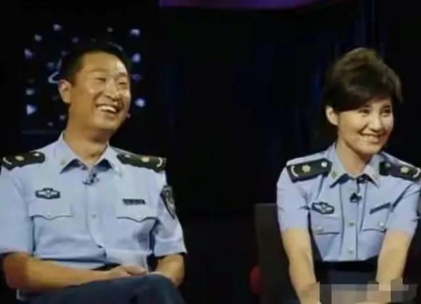 要錢沒錢，要貌沒貌！7位醜男演員娶的老婆，一個比一個漂亮