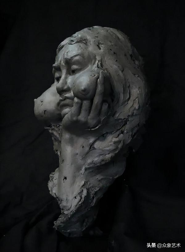 Ange Schmiert | 深邃而又魔幻