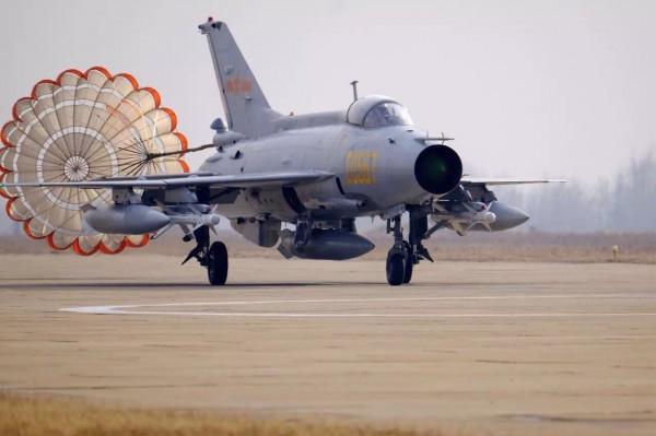 2022中國空軍展望，殲7殲8還有12個旅，殲10殲16殲20換新任重道遠