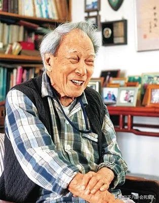 年輕時長相兇惡,老了變和善的8位男星,58歲張耀揚一頭白髮 年輕時長相兇惡,老了變和善的8位男星,58歲張耀揚一頭白髮