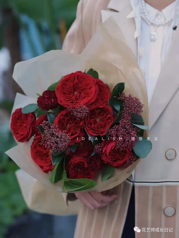 100朵玫瑰vol.34 | 大衛奧斯汀苔絲玫瑰，紅色系貴族色彩