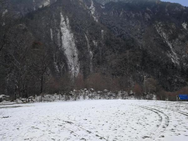 石棉草科溫泉小鎮