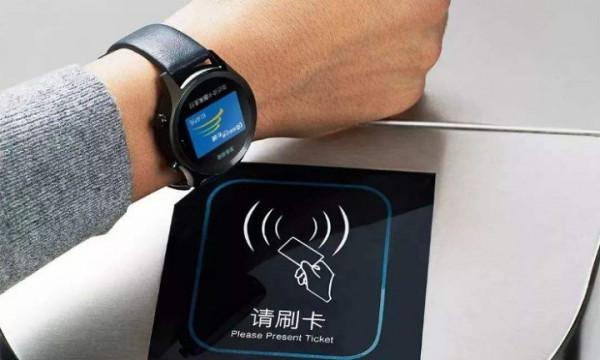 「2022，腕上迎來更多可能？」三星 Galaxy Watch4 光巖深測