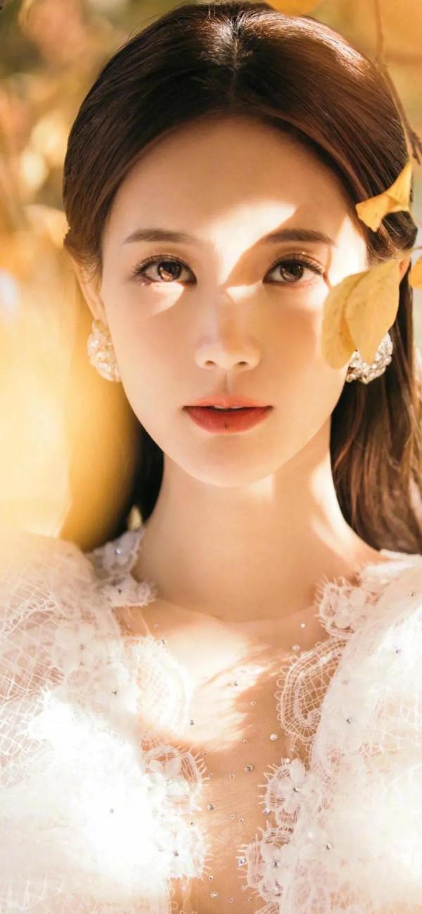 甜美可愛少女李一桐