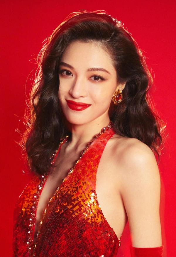 復古紅唇妝讓你好運一整年！高圓圓優雅鍾楚曦明豔，誰也能駕馭