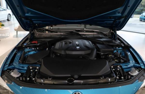 老款的寶馬4系也很好看,操控更純粹,內飾更原始 老款的寶馬4系也很好看,操控更純粹,內飾更原始