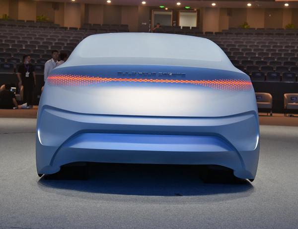 比亞迪全新概念車亮相，外觀很前衛科幻，續航可達1千公里