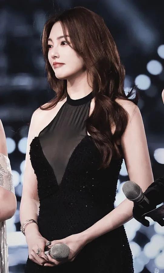 女神張雨綺驚豔時光寫真集