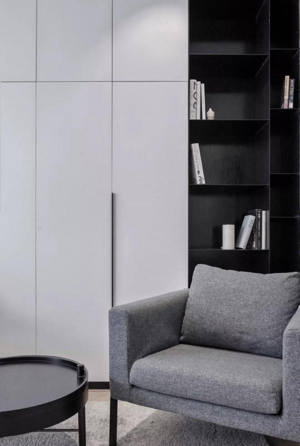 捨棄“客廳”，不買沙發，陽臺加高10公分，這麼裝實用極了！曬曬