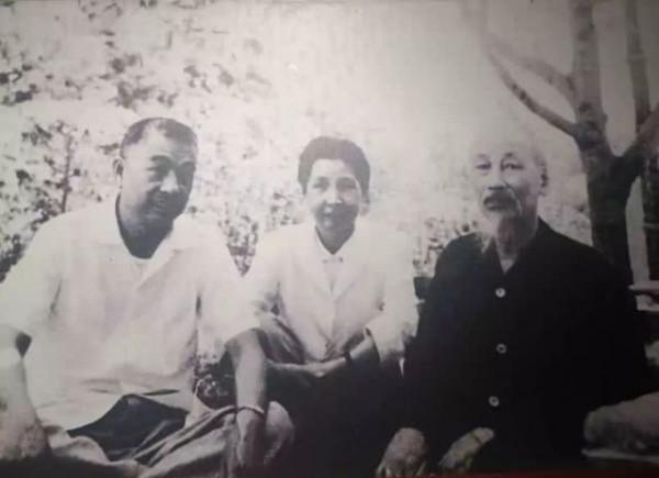 50年越南抗法救國，胡志明要求中國提供幫助，劉少奇：第三點不行